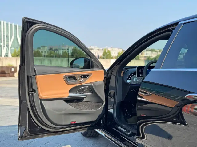 Mercedes-Benz E-Class — Фото автомобиля 12