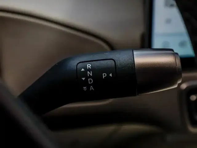 Li Auto MEGA — Фото автомобиля 22