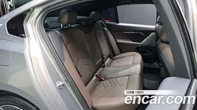 BMW 5 Series G60 — Фото автомобиля 10