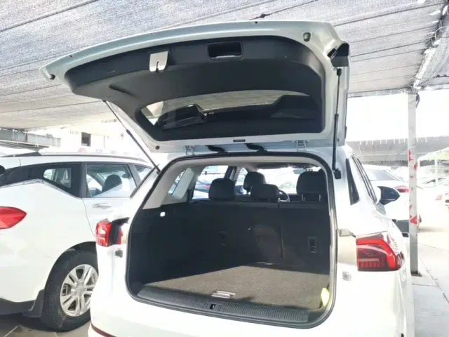 Roewe RX5 Max — Фото автомобиля 18