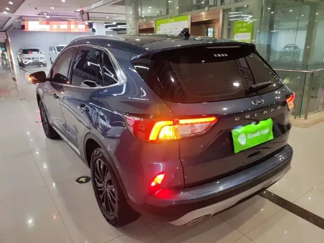 Ford Escape — Фото автомобиля 23