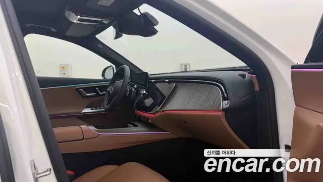 Mercedes-Benz E-Class — Фото автомобиля 16