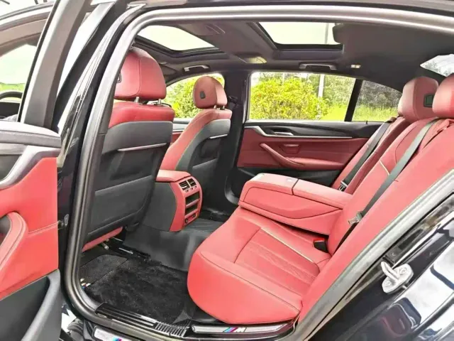 BMW 5 Series — Фото автомобиля 5