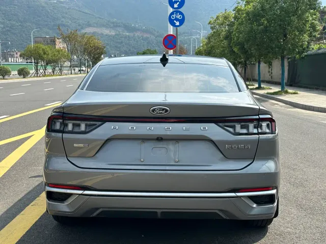 Ford Mondeo — Фото автомобиля 5