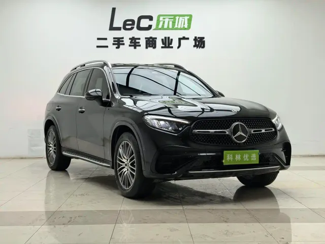Фотография автомобиля — Mercedes-Benz GLC-Class