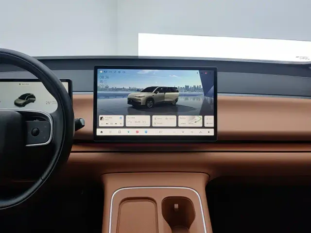 Leapmotor C10 — Фото автомобиля 13