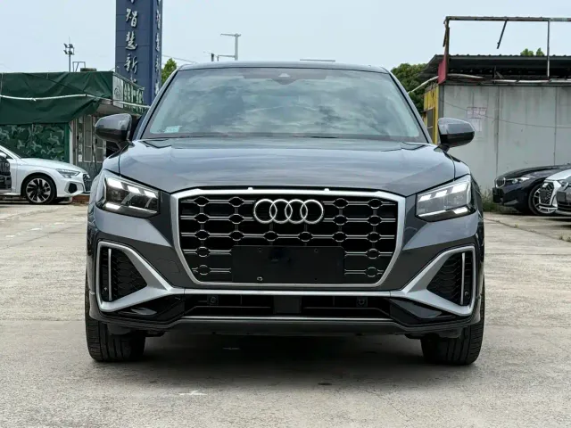 Audi Q2L — Фото автомобиля 2