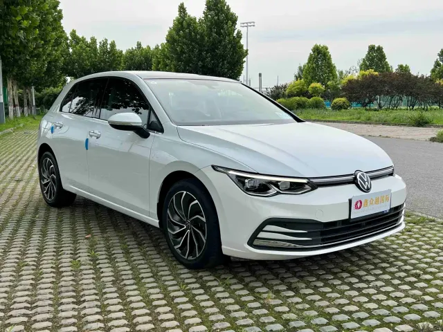 Volkswagen Golf — Фото автомобиля 3