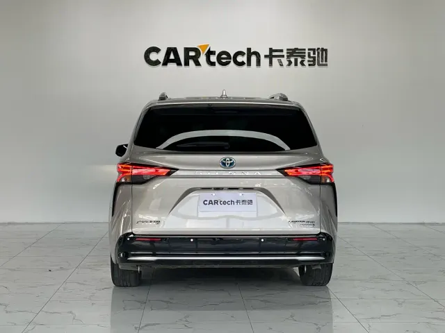 Toyota Sienna — Фото автомобиля 7
