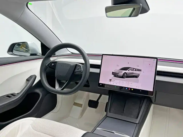 Tesla Model 3 — Фото автомобиля 26