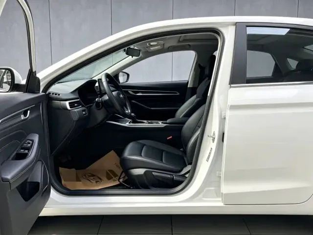 Geely Emgrand — Фото автомобиля 6