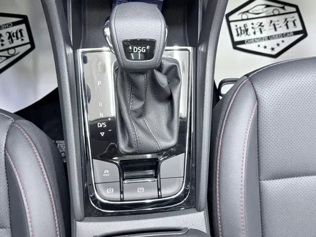 Skoda Karoq — Фото автомобиля 17