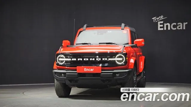 Ford Bronco — Фото автомобиля 3