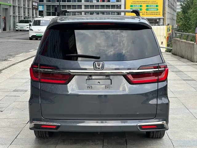 Honda Odyssey — Фото автомобиля 5