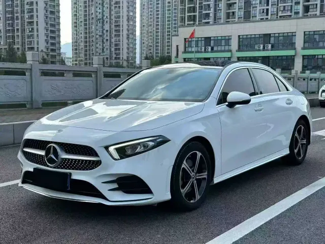 Фотография автомобиля — Mercedes-Benz A-Class