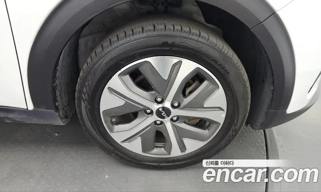 Kia Niro — Фото автомобиля 6
