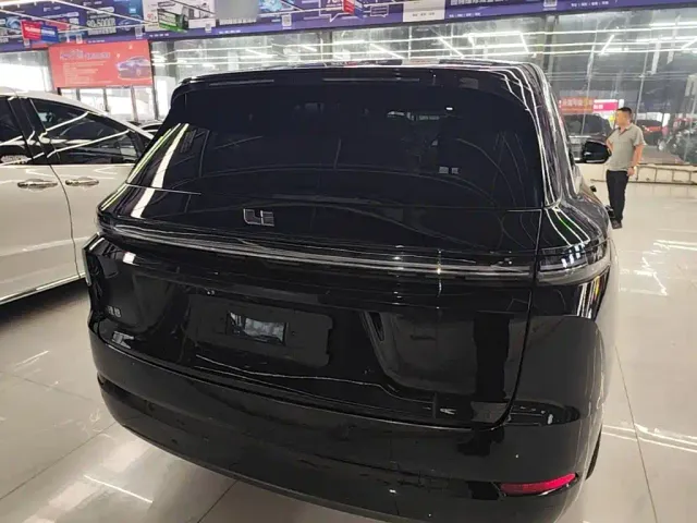 Li Auto L7 — Фото автомобиля 5