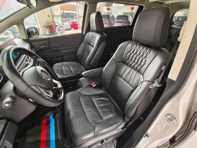 Honda Elysion — Фото автомобиля 18