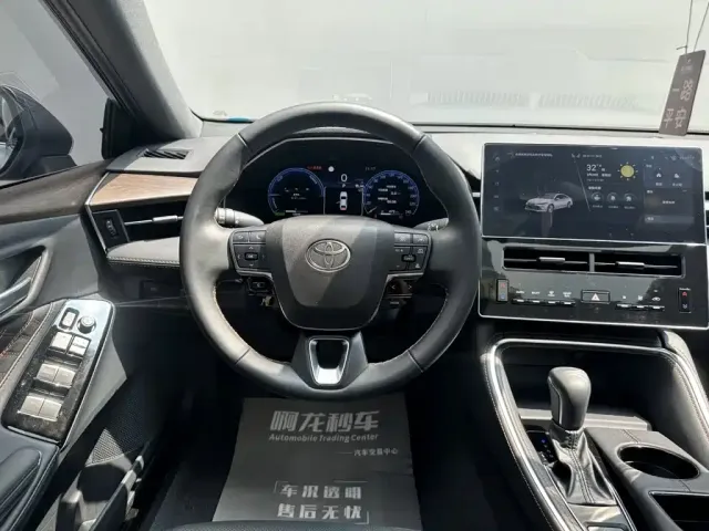 Toyota Avalon 2024 Hybrid 2.0L Luxury Edition — Фото автомобиля 9