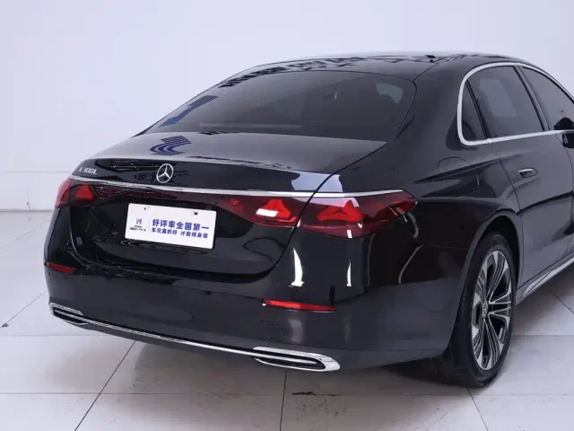 Mercedes-Benz E-Class — Фото автомобиля 8