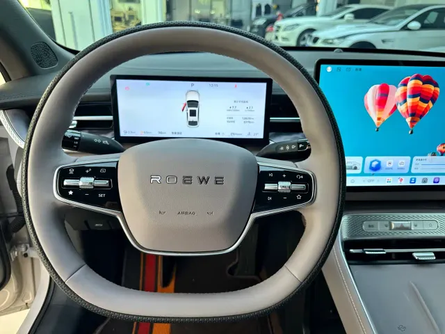 Roewe M7 DMH — Фото автомобиля 11