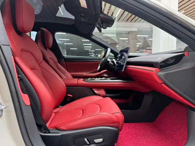 Xiaomi SU7 — Фото автомобиля 17