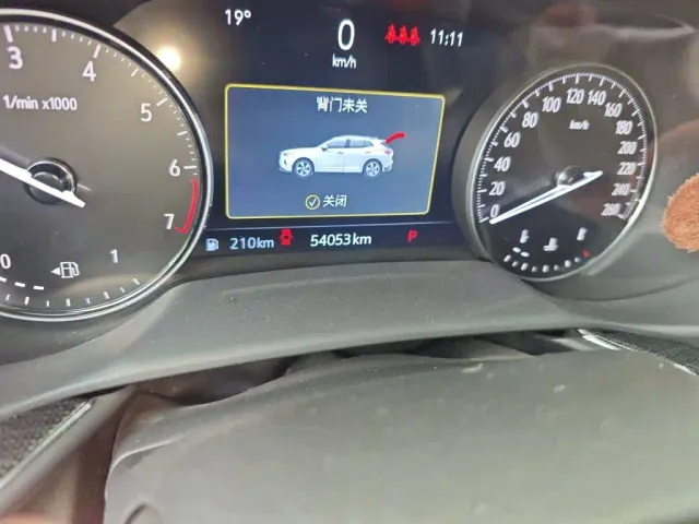 Buick Envision Plus — Фото автомобиля 8