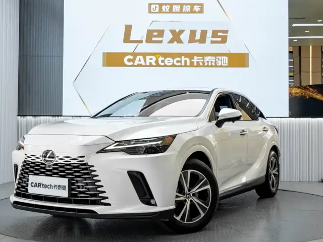 Фотография автомобиля — Lexus RX