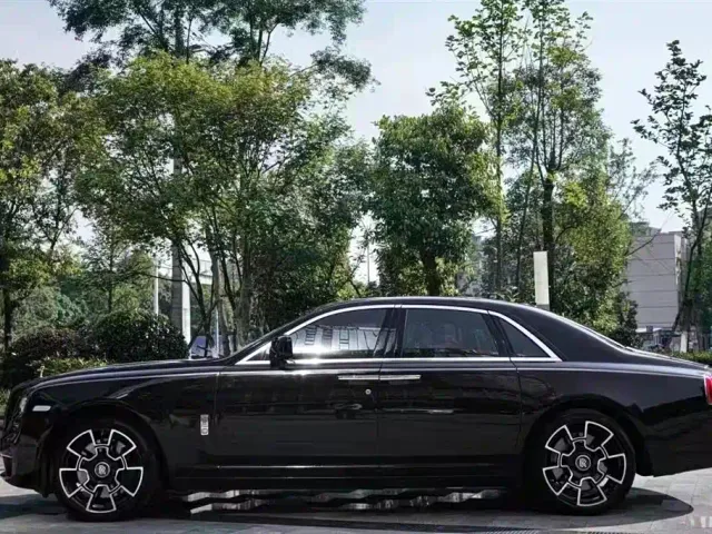 Rolls-Royce Ghost — Фото автомобиля 5