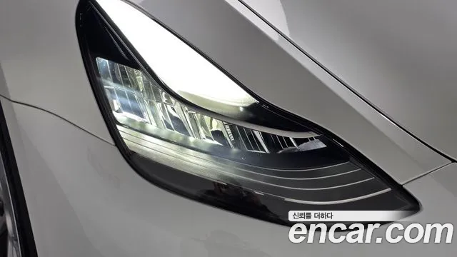 Tesla Model Y — Фото автомобиля 7
