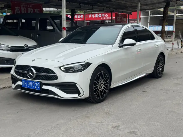 Фотография автомобиля — Mercedes-Benz C-Class