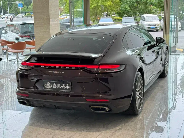 Porsche Panamera — Фото автомобиля 24