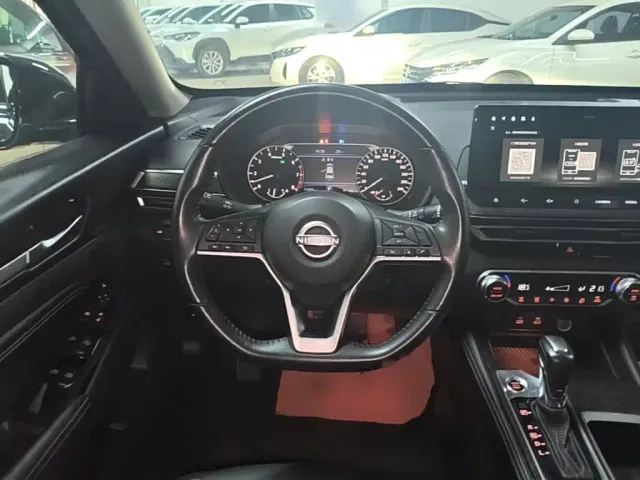 Nissan Teana — Фото автомобиля 10