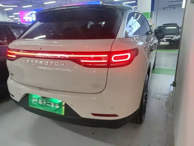 Leapmotor C11 — Фото автомобиля 6