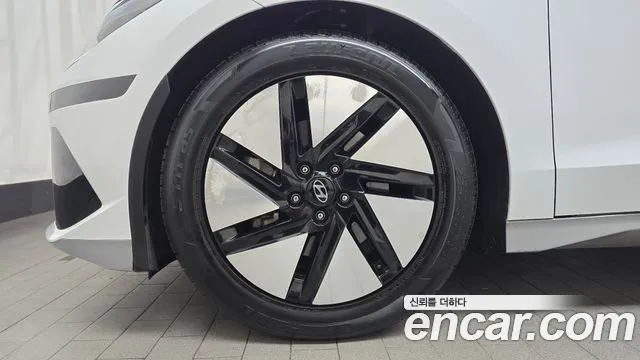 Hyundai Ioniq 6 — Фото автомобиля 5