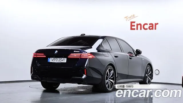 BMW 5-Series 5 серия (G60) 530i xDrive M Sport — Фото автомобиля 2