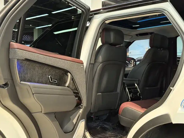 Land Rover Range Rover Sport — Фото автомобиля 10