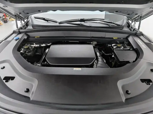 Li Auto L8 — Фото автомобиля 6