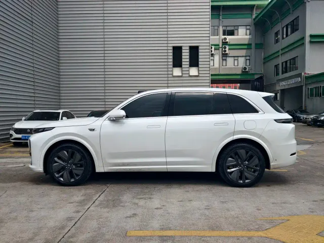 Li Auto L7 — Фото автомобиля 6