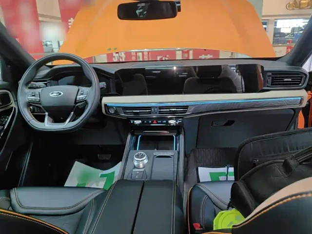 Ford Explorer — Фото автомобиля 9
