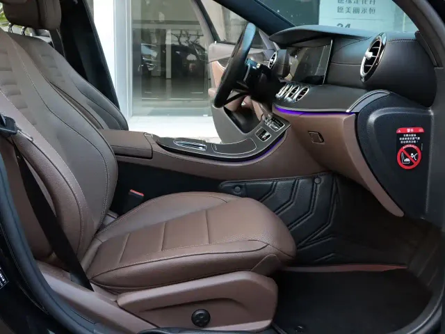 Mercedes-Benz E-Class — Фото автомобиля 4
