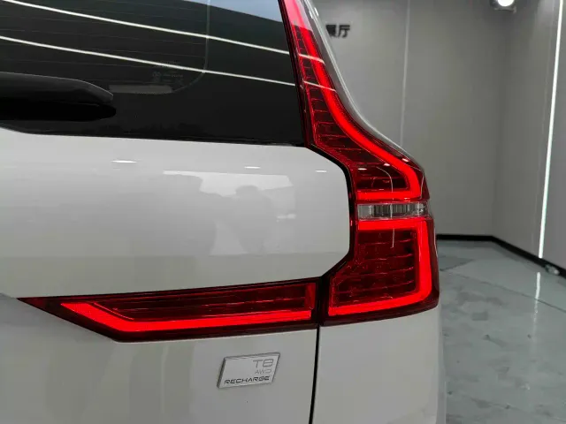 Volvo XC60 — Фото автомобиля 21
