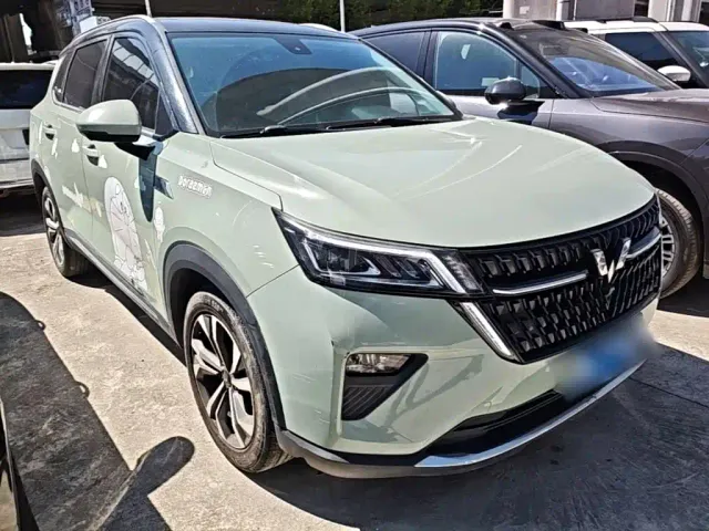 Wuling Asta — Фото автомобиля 3