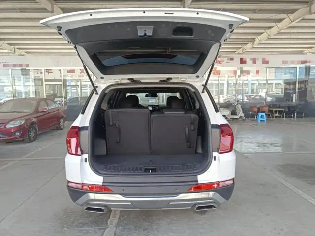 Hyundai Santa Fe — Фото автомобиля 18