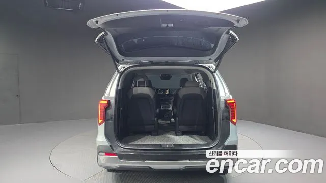 Kia Carnival Generation 4 — Фото автомобиля 26