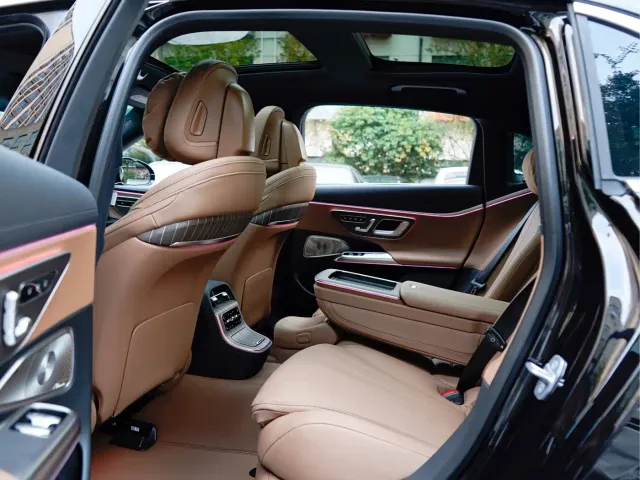 Mercedes-Benz E-Class — Фото автомобиля 12