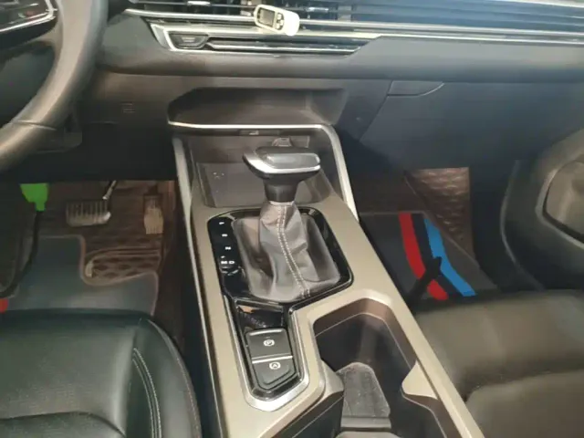Geely Emgrand — Фото автомобиля 13