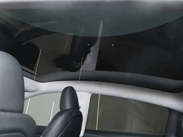 Tesla Model Y — Фото автомобиля 19