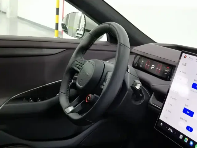 Xiaomi SU7 — Фото автомобиля 22