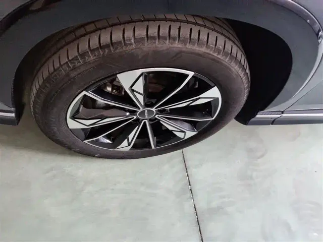 Roewe RX5 — Фото автомобиля 24